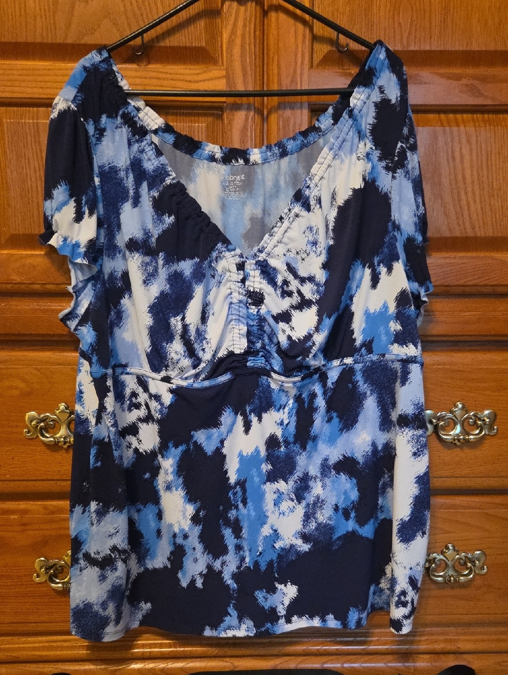 Lane Bryant Blue & White Abstract V-Neck Ruched Bust Top
